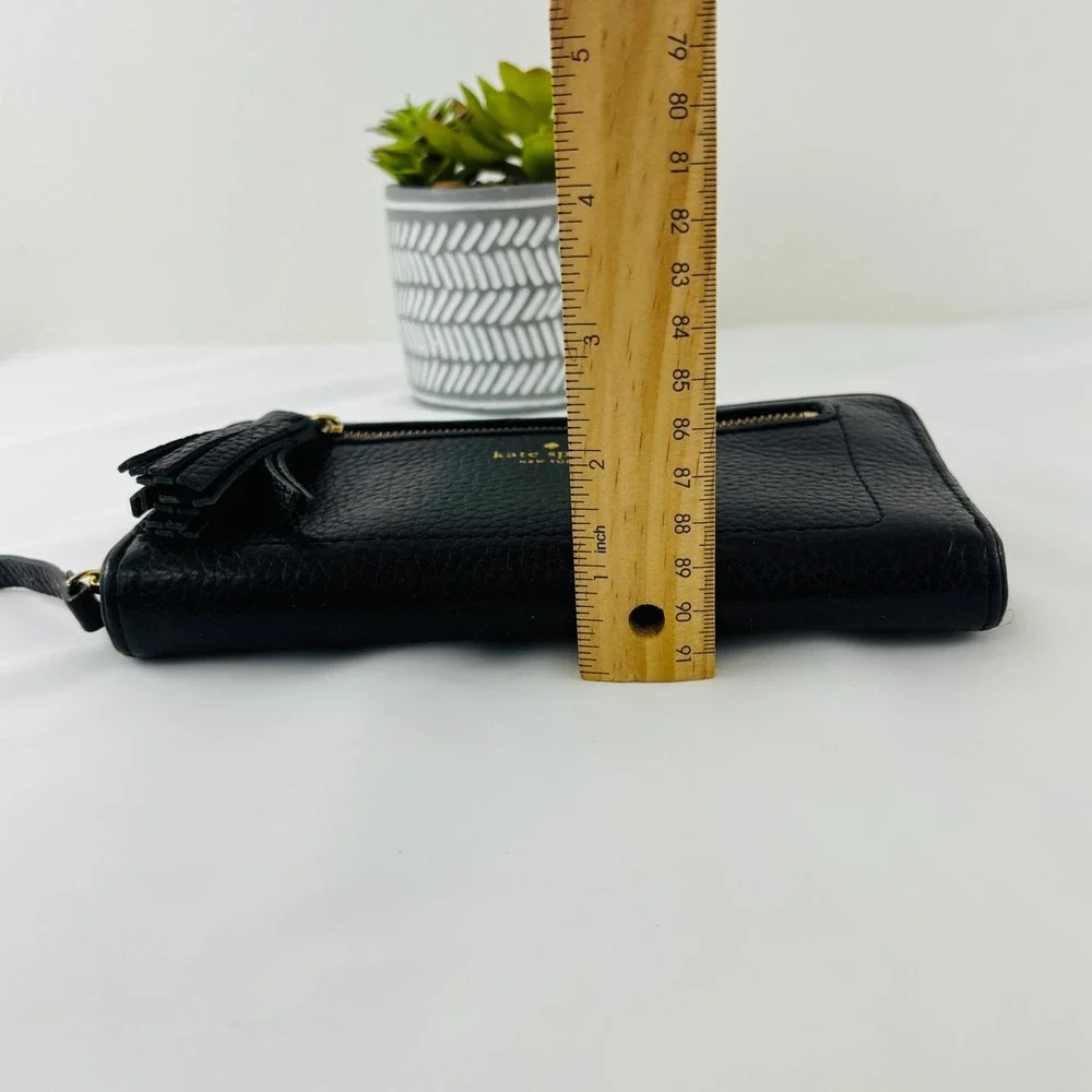 Kate Spade New York Chester Street Neda Black Pebbled‎ Leather Tassel Zip Wallet